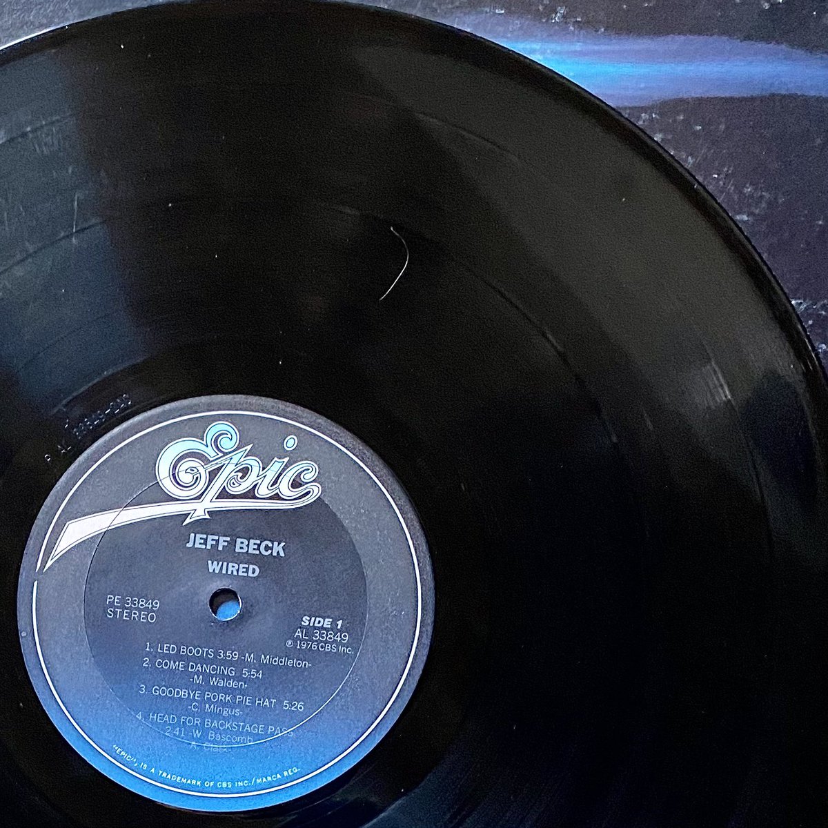 CMoneyKS's tweet photo. #TuesdayAfternoonVinyl #JeffBeck #Wired #ProducedByGeorgeMartin OG copy of this #Fusion classic sounds great. #Rock #Jazz #GuitarGod #CBSInc #EpicRecords #1976
#KlipschHeritage #KlipschHeresy #KlipschHeresyIV #CambridgeAudio #AudioTechnica #HiFi #HomeStereo #VintageVinyl https://t.co/u49RC4Quhq