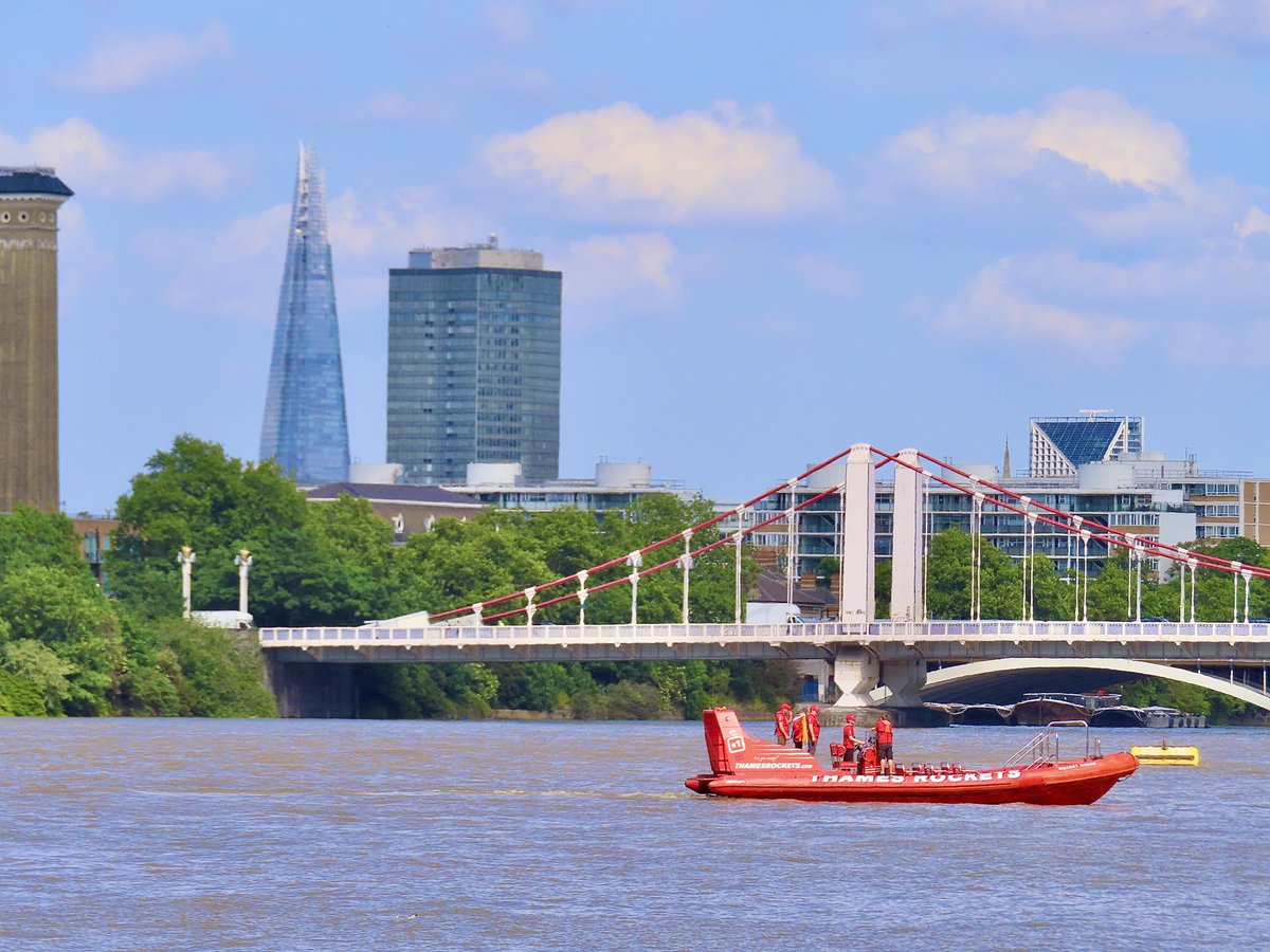NickDunbar77's tweet photo. A lovely Summer feel in Battersea park today with a view of the #Chelseaembankment ☀️😍 @bbcweather @visitlondon @SallyWeather @HollyJGreen @ThePhotoHour @ChrisPage90 @metoffice @RBKC https://t.co/MhCFzfOG9L