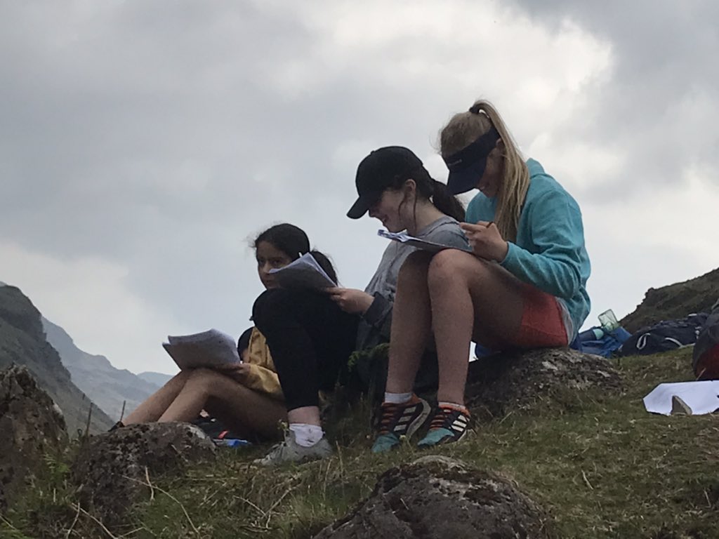 rickcotterill's tweet photo. @winterfoldhs Year 7 looking at river features in Eskdale https://t.co/5lVRO56PHf