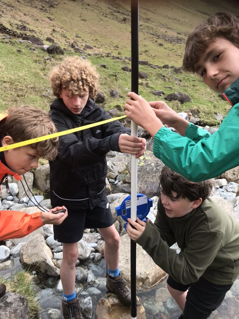 rickcotterill's tweet photo. @winterfoldhs Year 7 looking at river features in Eskdale https://t.co/5lVRO56PHf