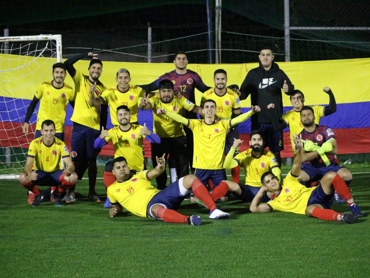 "Un himno de amor, eso es Colombia" 🎶

En la #LigaDeTuiteros últimamente se baila al ritmo de <a href="/colombiaaencasa/">Colombia en la Casa</a>.

No se quedan con lo conseguido hasta aquí y van por mucho más.

Le quedan 30 minutos para confirmar la clasificación y meterse entre los 8 mejores del torneo 🤩