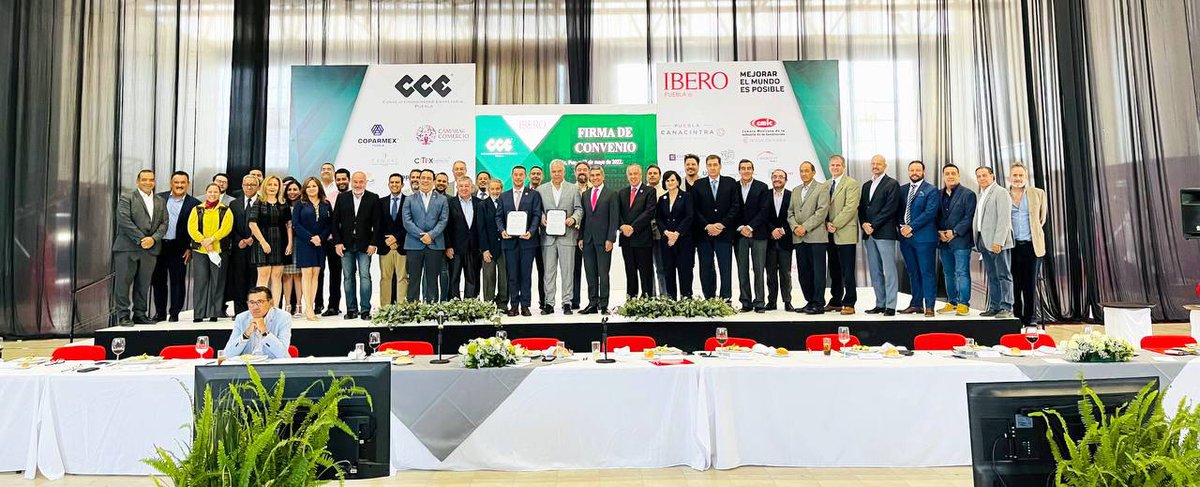 jorgexsa's tweet photo. Hemos aprendido a tocar puertas para hablar sobre todo lo que estamos haciendo en #CiudadDeTodos. En Puebla, ante el Consejo Coordinador Empresarial tuve la oportunidad de presentar cómo Ixtapa Zihuatanejo se ha convertido en un destino turístico atractivo para la inversión. https://t.co/7HyjPVyPMy