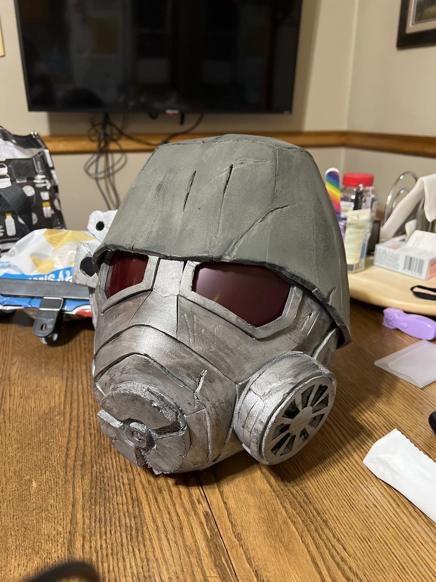 FalloutAwesome's tweet photo. Hey guys made a ranger helmet (old pic it was unfinished here) https://t.co/Yq6u3vvs0C
