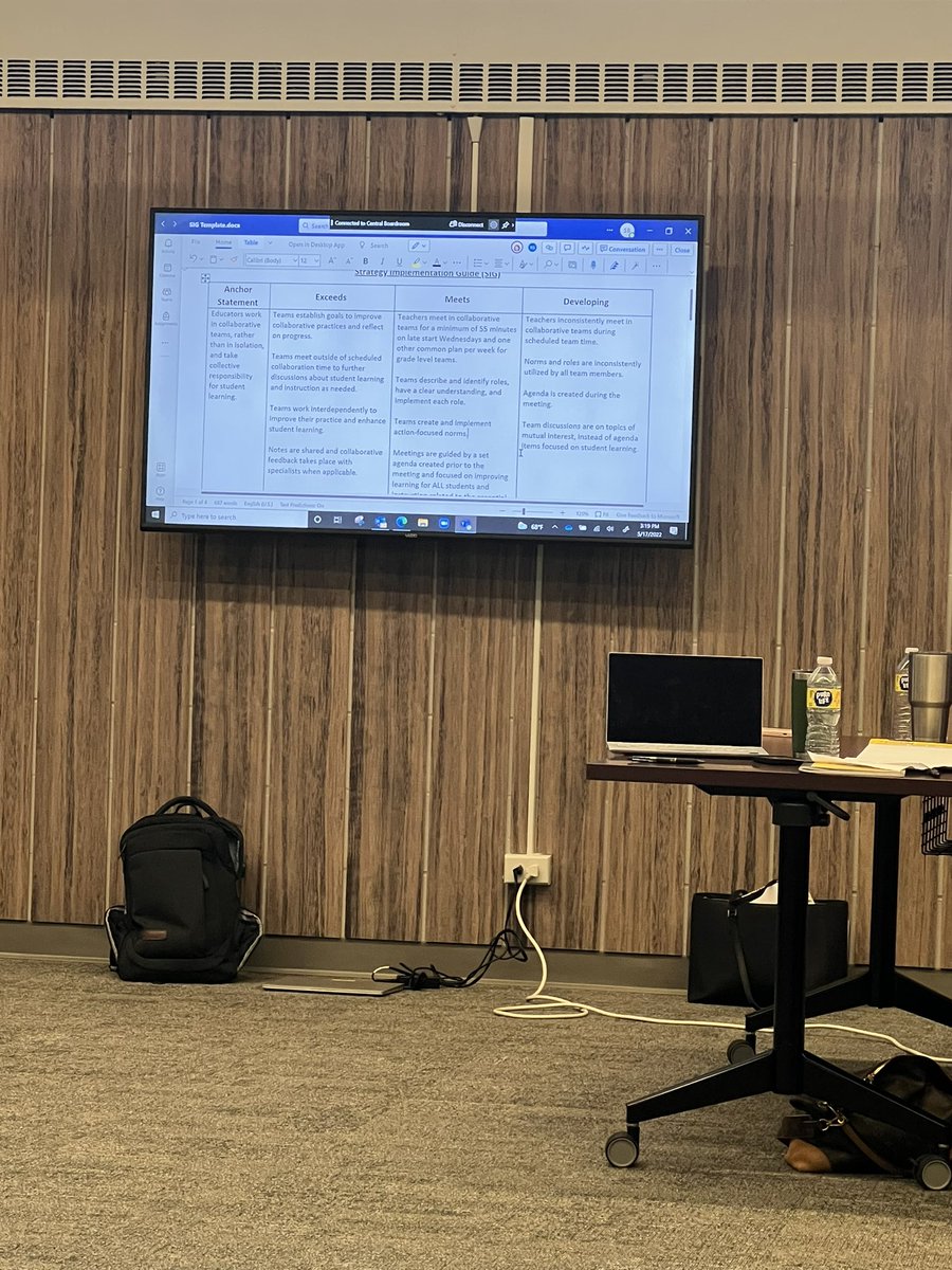 Mrs. Bahn tweet media