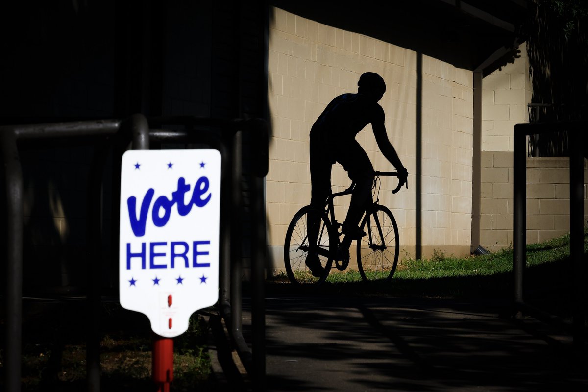 RT @AlexSlitzPhoto: Election Day in Charlotte. @theobserver https://t.co/cEMzvVGH32