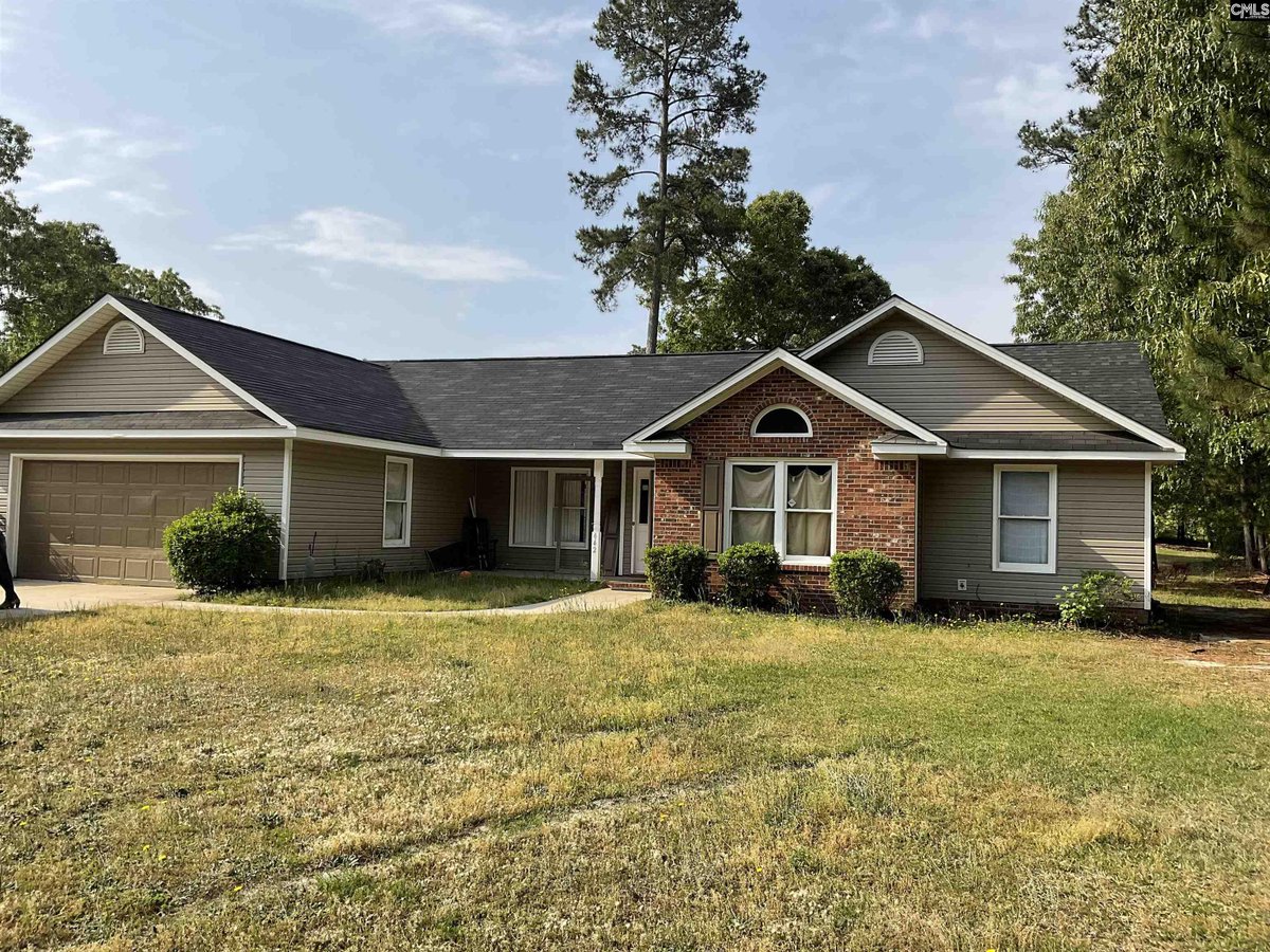 KWColumbiaSC's tweet photo. Do you know someone looking for a great #property in #Columbia?   #realestate https://t.co/DOEbTQgIkk  Eugene Swank | https://t.co/x35E98808E