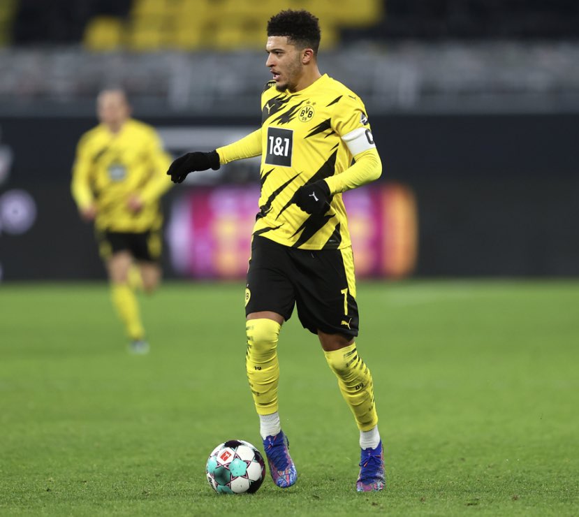 Schl0tterbeck's tweet photo. Thinking about how Jadon stole the captains armband and randomly became the bvb captain for one night and was so proud of it 😭😭 https://t.co/p5xnG8bYl0