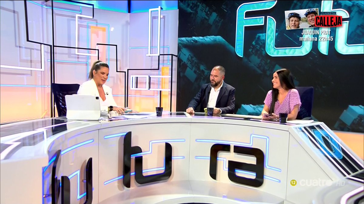 navedelmisterio's tweet photo. Con Manuel Moreno @TreceBits y Laura Cuesta @LauraCuestaCano #Futura https://t.co/fZrI4iHWgD