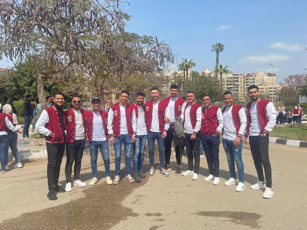 mido3bdelazem's tweet photo. Quote with four random pictures with your best friends you know in FCES and they became more than a brothers and sisters♥️✨
#FCES_23♥️♥️
#Senior22 ♥️♥️ https://t.co/sjxvp0dijf