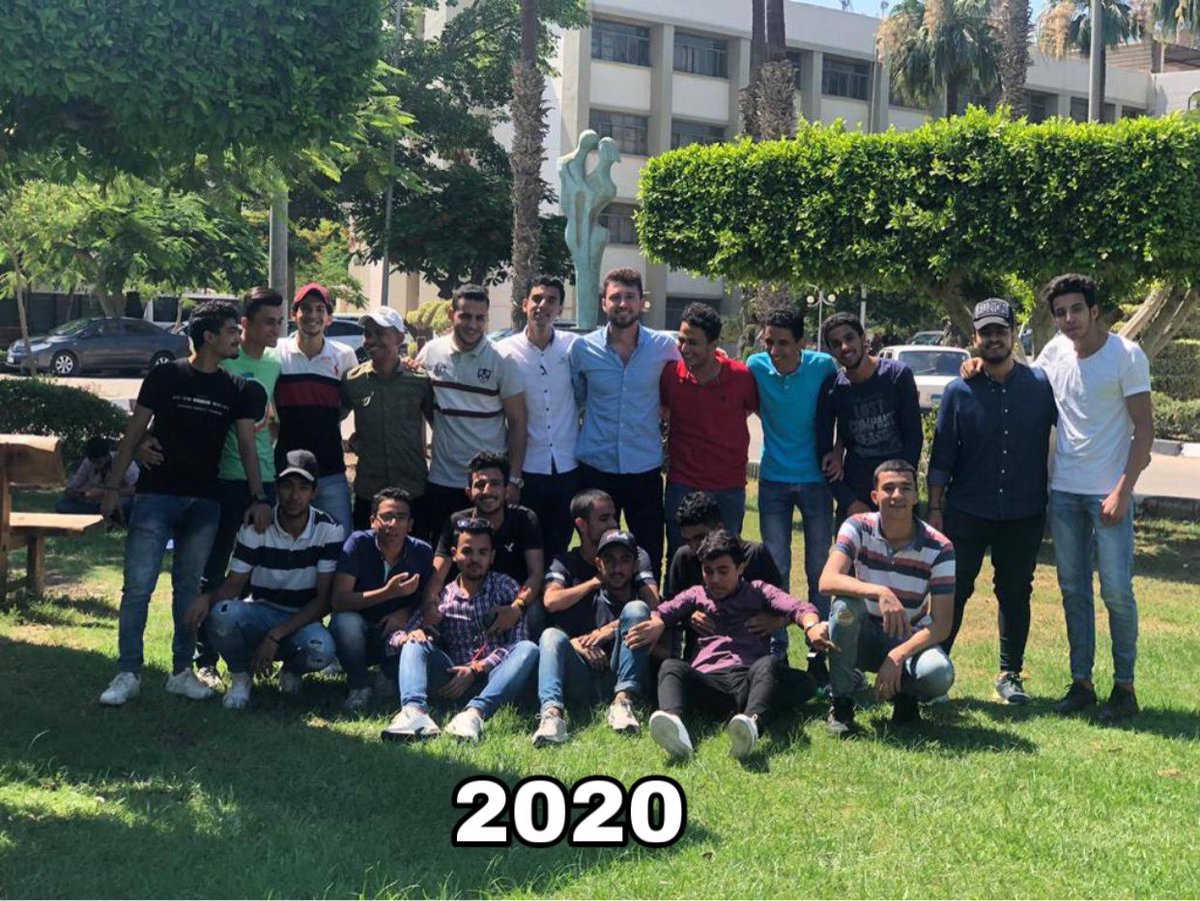 mido3bdelazem's tweet photo. Quote with four random pictures with your best friends you know in FCES and they became more than a brothers and sisters♥️✨
#FCES_23♥️♥️
#Senior22 ♥️♥️ https://t.co/sjxvp0dijf
