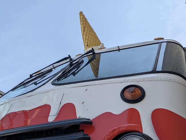 wowintheworld's tweet photo. Buckle your seatbelts, this summer is about to be BONKERBALLS!! 🤩 Denver ➡️ Dallas ➡️ Atlanta ➡️ Indianapolis ➡️ Detroit ➡️ Chicago ➡️ Minneapolis. Learn more about how you can experience the WOW on the road at https://t.co/qhqrTG99nf #WowonWheels #ClifKid @clifkid https://t.co/ICNMl5qH70