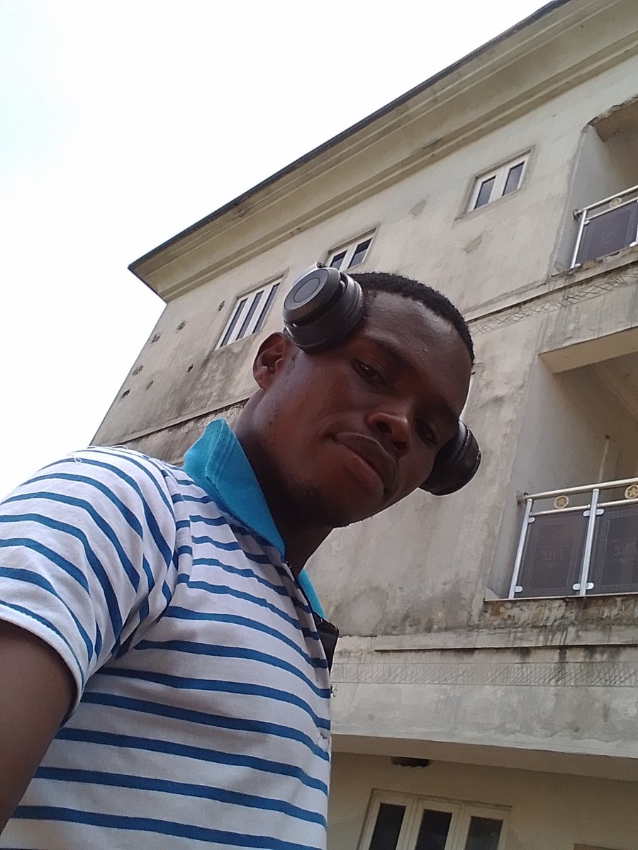 Obomanu3Wisdom's tweet photo. Am so happy to be in u.s.a https://t.co/k9aKwWxK3b