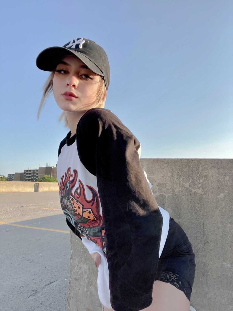 Gamble_151's tweet photo. Looking for models to collaborate with for my clothing brand if interested drop me a message. #lookingformodels #fashionstyle #clothingbrand #models #DigitalMarketing https://t.co/rgDDDRHesT