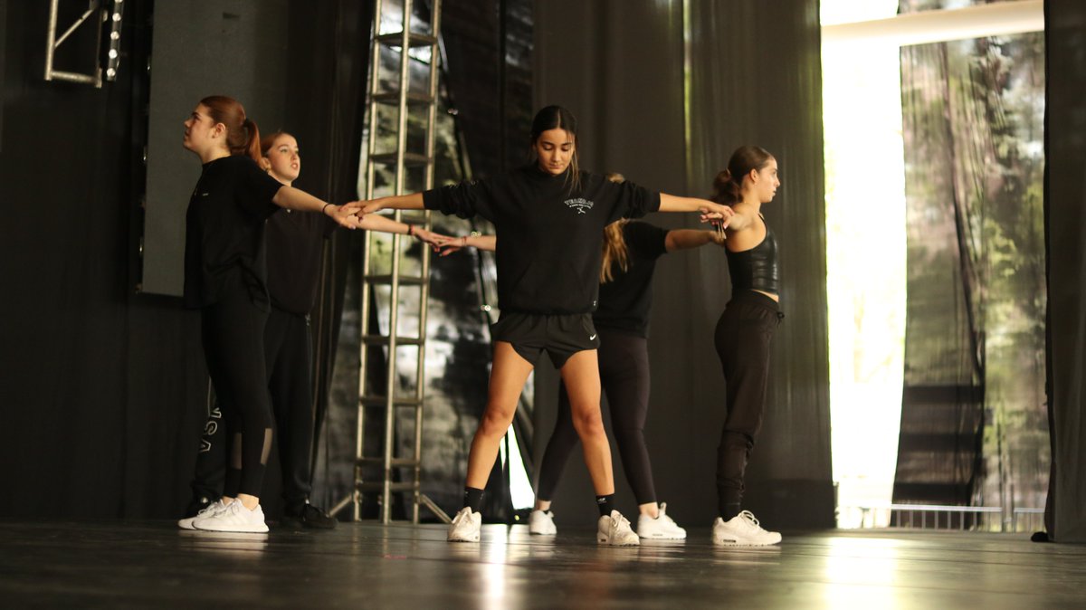 TECcampusGDL's tweet photo. #TECDance en el ensayo general para el #VibrArt desde #TECcampusGDL. 💃🕺 https://t.co/QmdDufPcJX