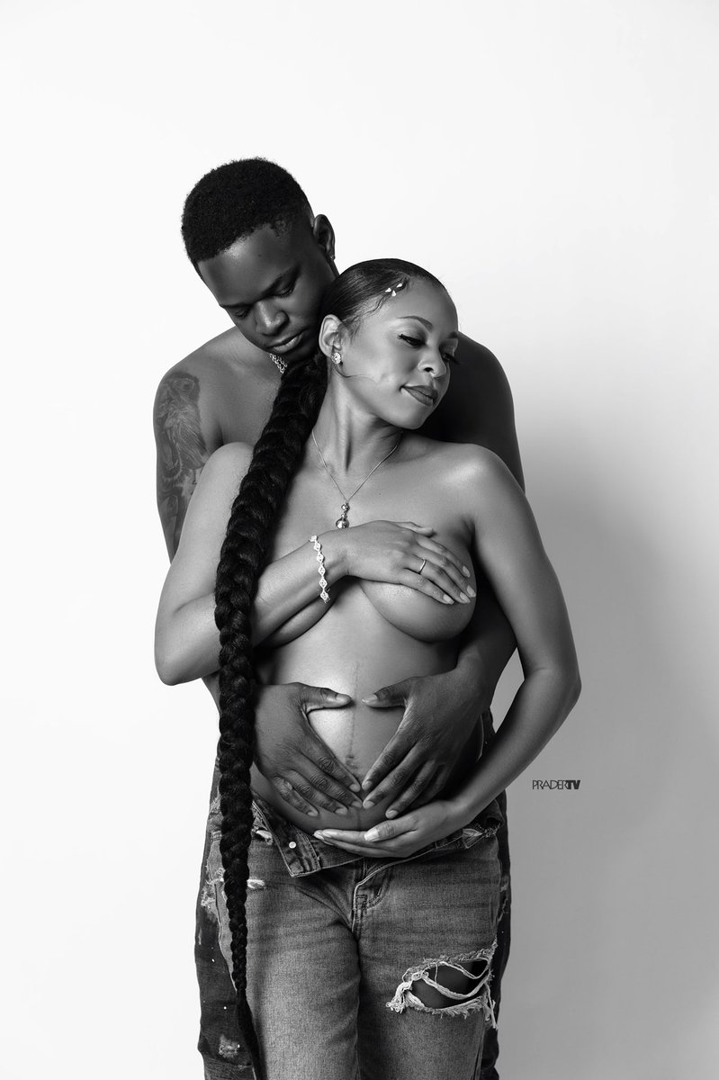 B&amp;W Maternity Shoot
Shot by me