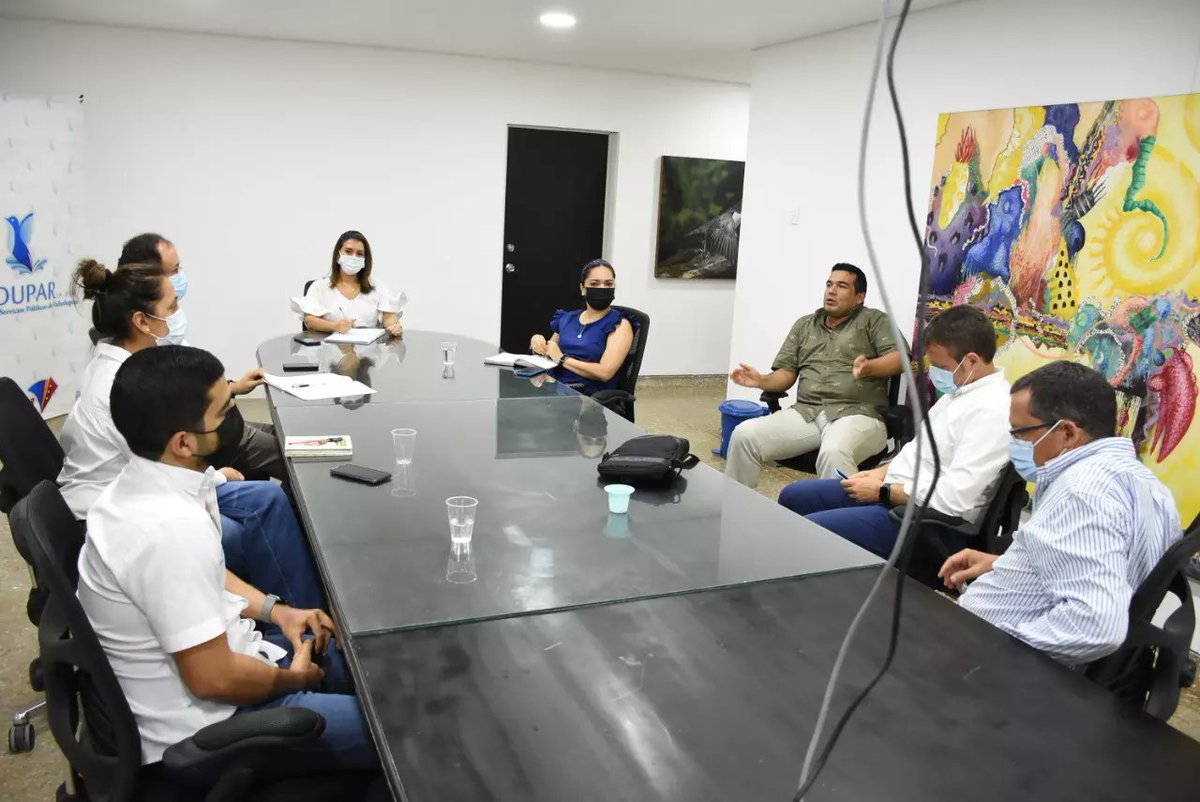 EmduparESP's tweet photo. En reunión con la gerente de @EmduparESP @ManjarresSole @Minvivienda junto con @el_BID y el equipo consultor presentaron avances del Plan de Mejoramiento de Calidad de Agua de la cuenca media del río Cesar, resaltando alternativas de manejo de las aguas residuales.
@MelloCastroG https://t.co/qa0FFeP90c