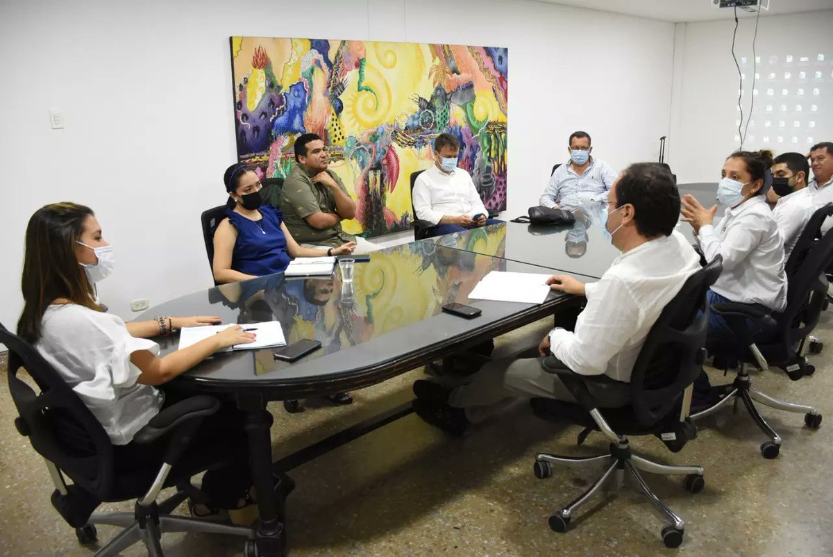 EmduparESP's tweet photo. En reunión con la gerente de @EmduparESP @ManjarresSole @Minvivienda junto con @el_BID y el equipo consultor presentaron avances del Plan de Mejoramiento de Calidad de Agua de la cuenca media del río Cesar, resaltando alternativas de manejo de las aguas residuales.
@MelloCastroG https://t.co/qa0FFeP90c