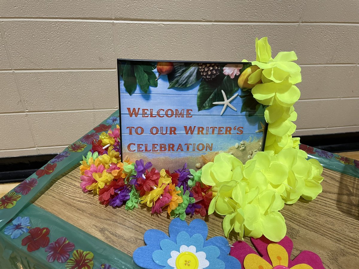 agkrmh's tweet photo. Loved this event today! Time spent celebrating the hard work of students is always time well spent!!! ✍️ ♥️@BransonCRI https://t.co/04PwSRh50A