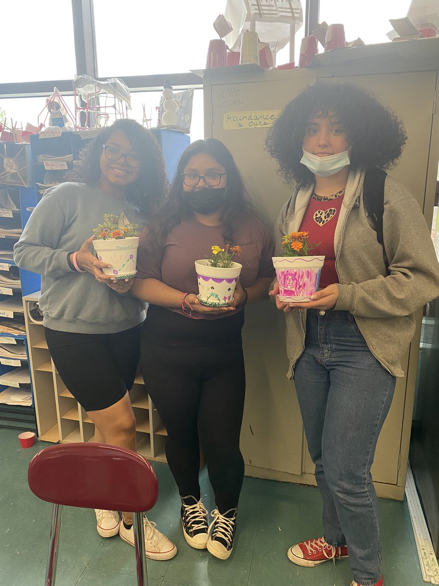 Kathleen Mancuso (@msmancuso17) on Twitter photo MSK meeting today where we are preparing for the end of the year decorating flowerpots and planting flowers. Today we discussed how we have grown this year & how we will continue to grow next year! ☀️🌻🌷💦#wearelancers <a href="/MillicentPosta/">Ms Della Posta</a> <a href="/LHS_Lancer/">Sherman</a> <a href="/YPScommunity/">Yonkers Community Schools</a> <a href="/YonkersSchools/">Yonkers Public Schools</a> MSK meeting today where we are preparing for the end of the year decorating flowerpots and planting flowers. Today we discussed how we have grown this year & how we will continue to grow next year! ☀️🌻🌷💦#wearelancers <a href="/MillicentPosta/">Ms Della Posta</a> <a href="/LHS_Lancer/">Sherman</a> <a href="/YPScommunity/">Yonkers Community Schools</a> <a href="/YonkersSchools/">Yonkers Public Schools</a>