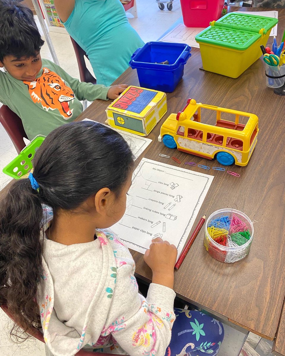 KinderKollegePS's tweet photo. How many markers tall are you?! The Kindergartens are learning all about measurement!! Today we used non-standard units to measure!! π
#stem #stemeducation #stemforkids #meaurement #math #mathskills https://t.co/FgxIMApfXE