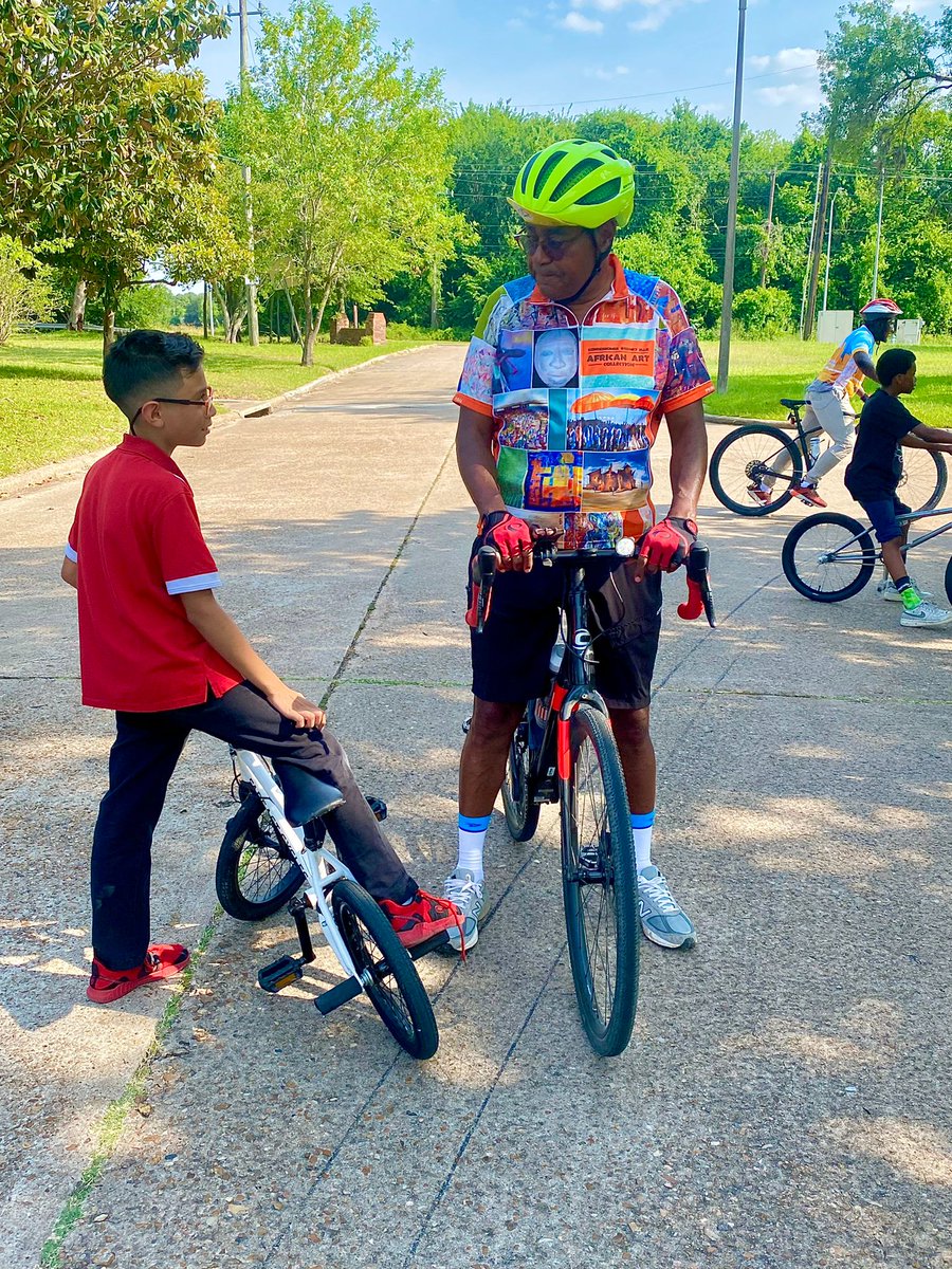 RodneyEllis's tweet photo. Thanks to @hpsendeavor for partnering with Precinct One @hcpct1 for this biking event in Acres Homes yesterday. It was great to see the smiles on the kid's faces when we got them on the bikes! #RideOne https://t.co/6zOtY9acZ5