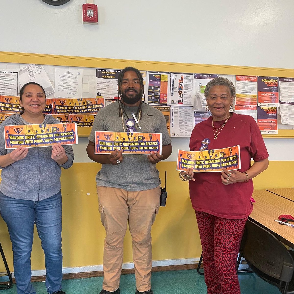SEIULocal99's tweet photo. Classified workers at Yes Academy, Baldwin Hills, and President Avenue Elementary are building unity, organizing for respect and fighting with pride for a fair contract and equity for ALL!💪🏾 #EssentialAlways #ClassifiedSchoolEmployeesWeek #QualitySchoolsBetterLives https://t.co/m1bBr3wtWU
