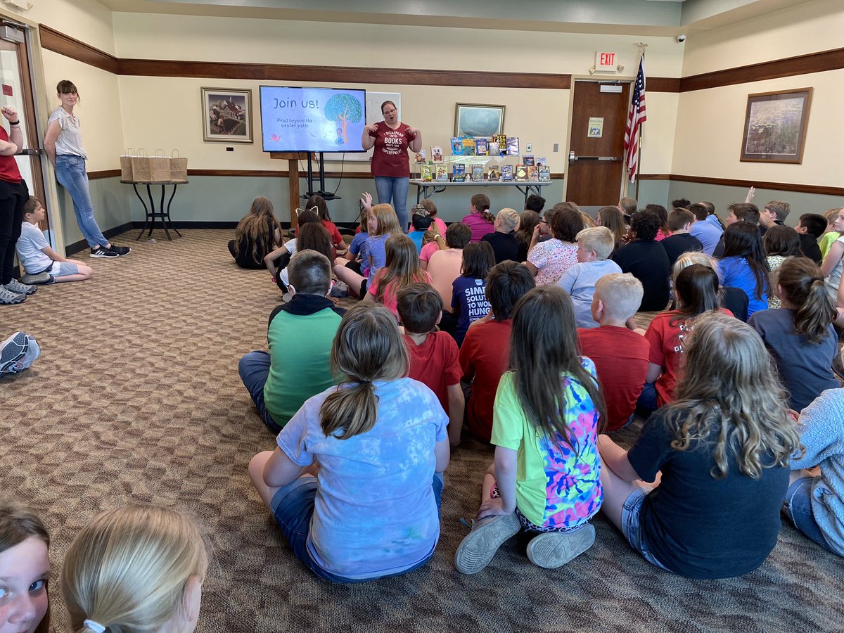 EmilyMEngland's tweet photo. 4th graders were making friends at the library yesterday while we learned about the summer reading program! @IFACADETPRIDE https://t.co/Min3ZSBceH