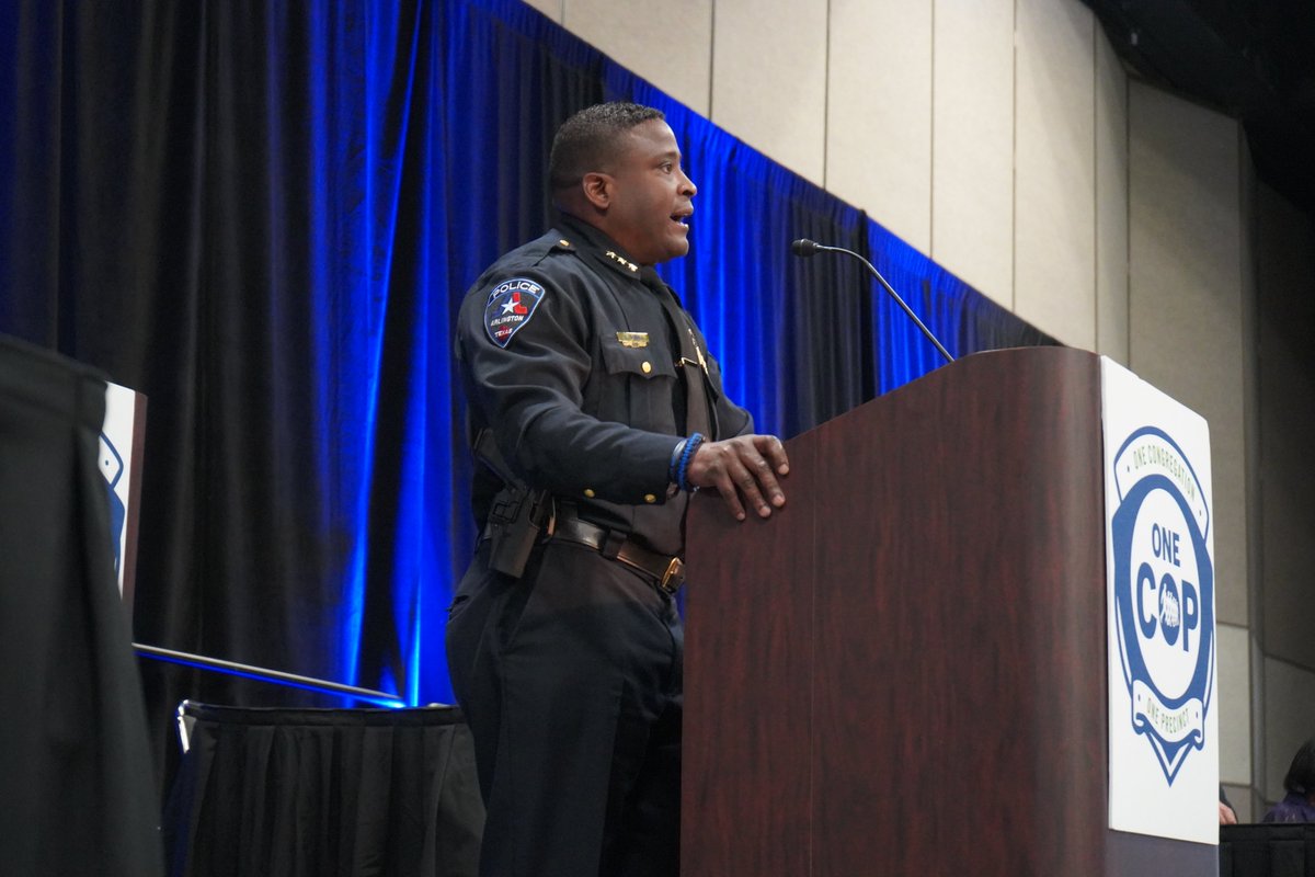 ChiefArlington's tweet photo. I was proud to be on hand today as we officially launched the #OneCOP initiative here in #ArlingtonTX!
This new program, which pairs officers with participating faith-based organizations in their assigned beat areas, will provide us with a great opportunity to connect...
1/ https://t.co/1f49zT2xqB