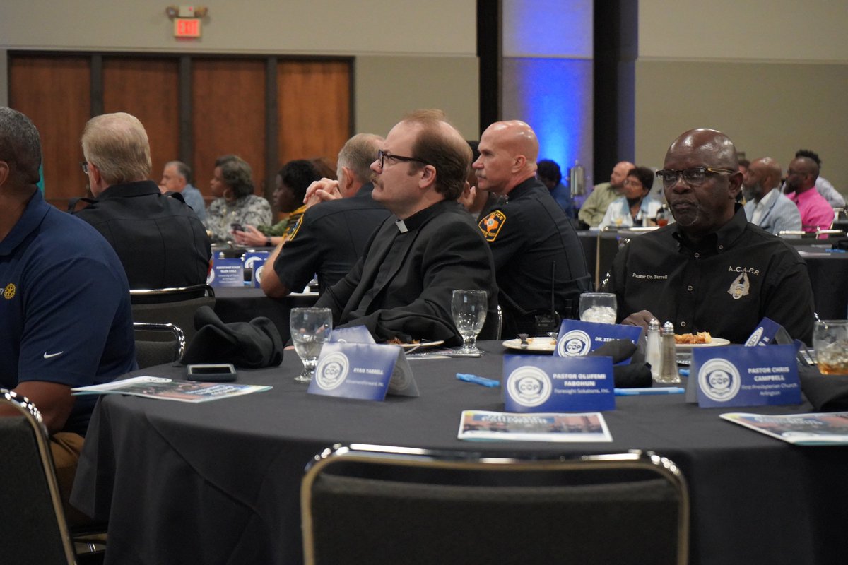 ChiefArlington's tweet photo. I was proud to be on hand today as we officially launched the #OneCOP initiative here in #ArlingtonTX!
This new program, which pairs officers with participating faith-based organizations in their assigned beat areas, will provide us with a great opportunity to connect...
1/ https://t.co/1f49zT2xqB