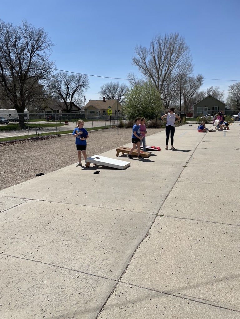 GV_Elementary's tweet photo. Some fun pictures from Grandview Field day and NSCAS testing reward day!!!"  Thank you to Mr. Kaup and Mrs. Mills for organizing these fun events.  Also thank you to all the Grandview staff that helped run these events!!" https://t.co/hYbS59Qtgz