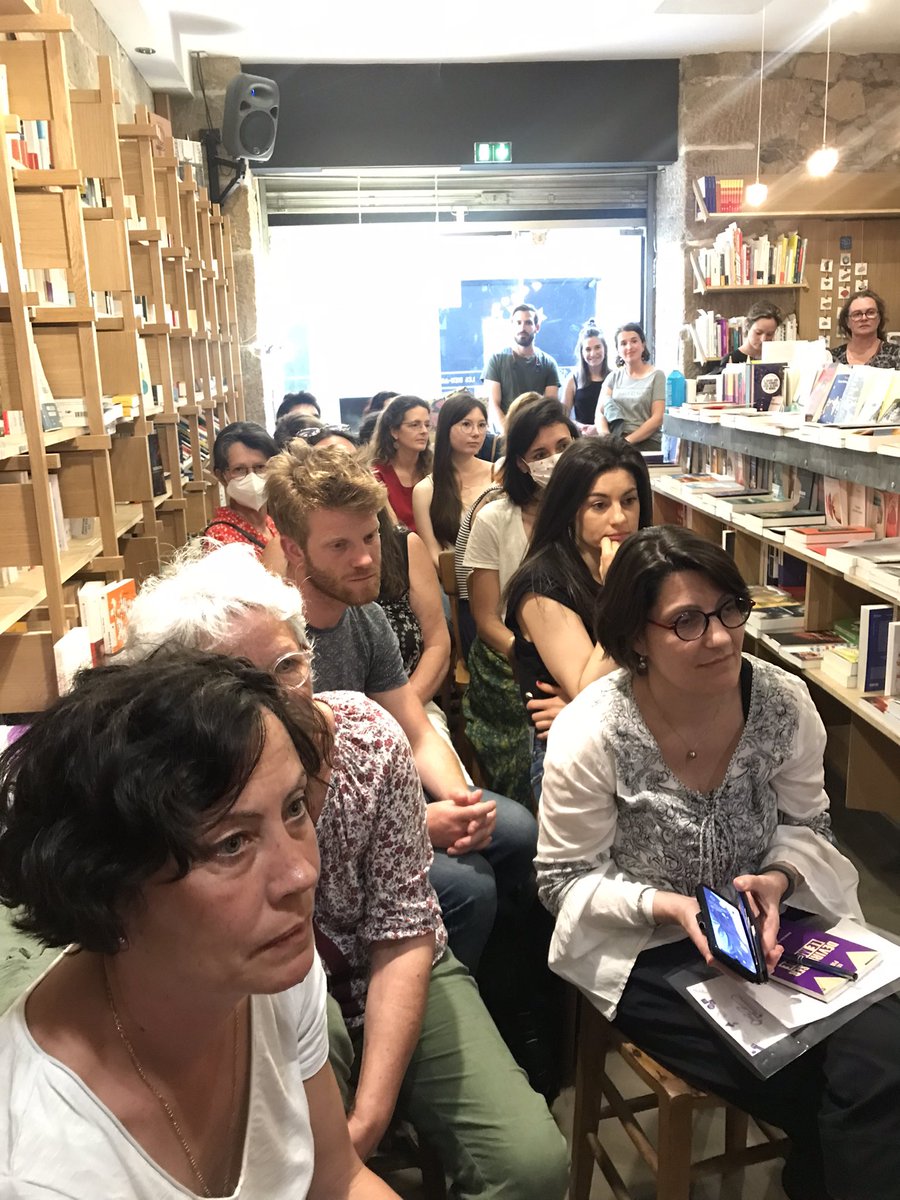 CelinePiques's tweet photo. Super rencontre à #Nantes ! Merci à la librairie des Biens Aimées de l’accueil et à Evanne et Lucía 💜
Librairie pleine à craquer, échanges sorores et toujours bluffée par la qualité des échanges avec les femmes rencontrées
#deviriliser @osezlefeminisme https://t.co/iULW9mf3tA