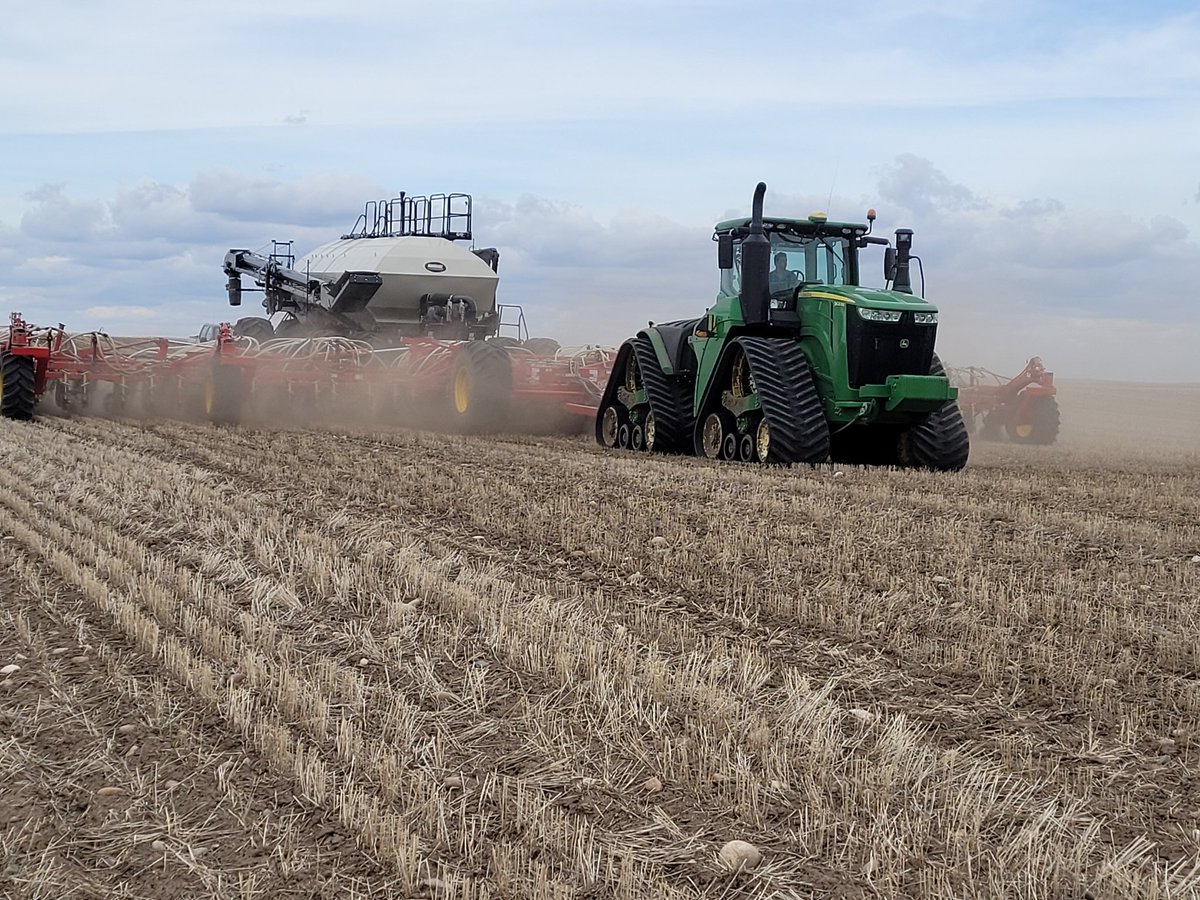 Page__Newton's tweet photo. Thx to #supercooperator Lawrence Wipf & the boys at Bench Colony for #trialwork today! Shout out to @Bayer4CropsCA @dekalb for their help and #ClimateFieldview #westcdnag #Plant22 https://t.co/WsXEg4Clhi