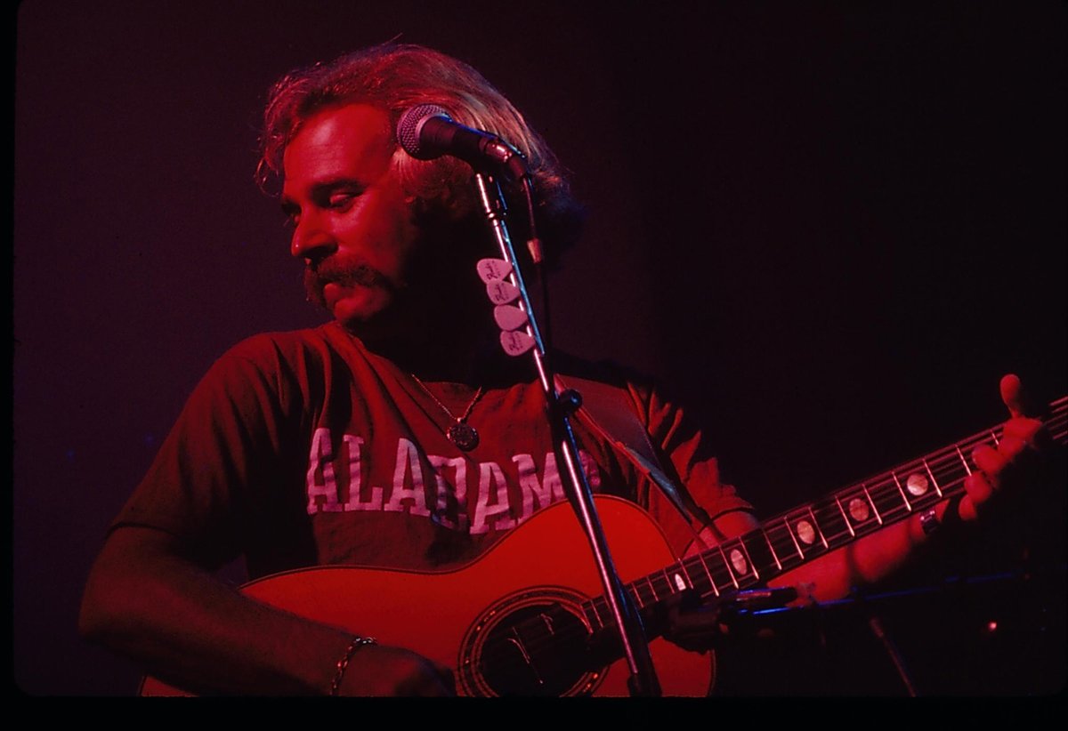 jimmybuffett's tweet photo. Couple more weeks until we're back in Alabama! Now where did that t-shirt go..... 
https://t.co/ZXXh8RWmzG https://t.co/XDHinRaI4X
