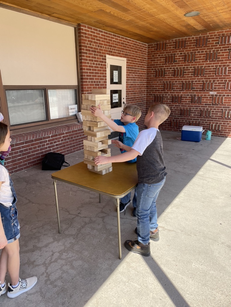 GV_Elementary's tweet photo. Some fun pictures from Grandview Field day and NSCAS testing reward day!!!"  Thank you to Mr. Kaup and Mrs. Mills for organizing these fun events.  Also thank you to all the Grandview staff that helped run these events!!" https://t.co/hYbS59Qtgz