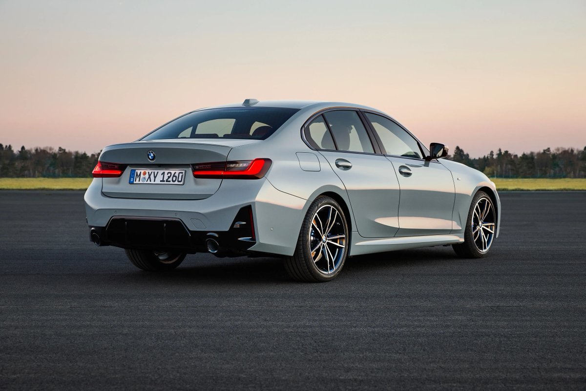 CARandDRIVER tweet picture