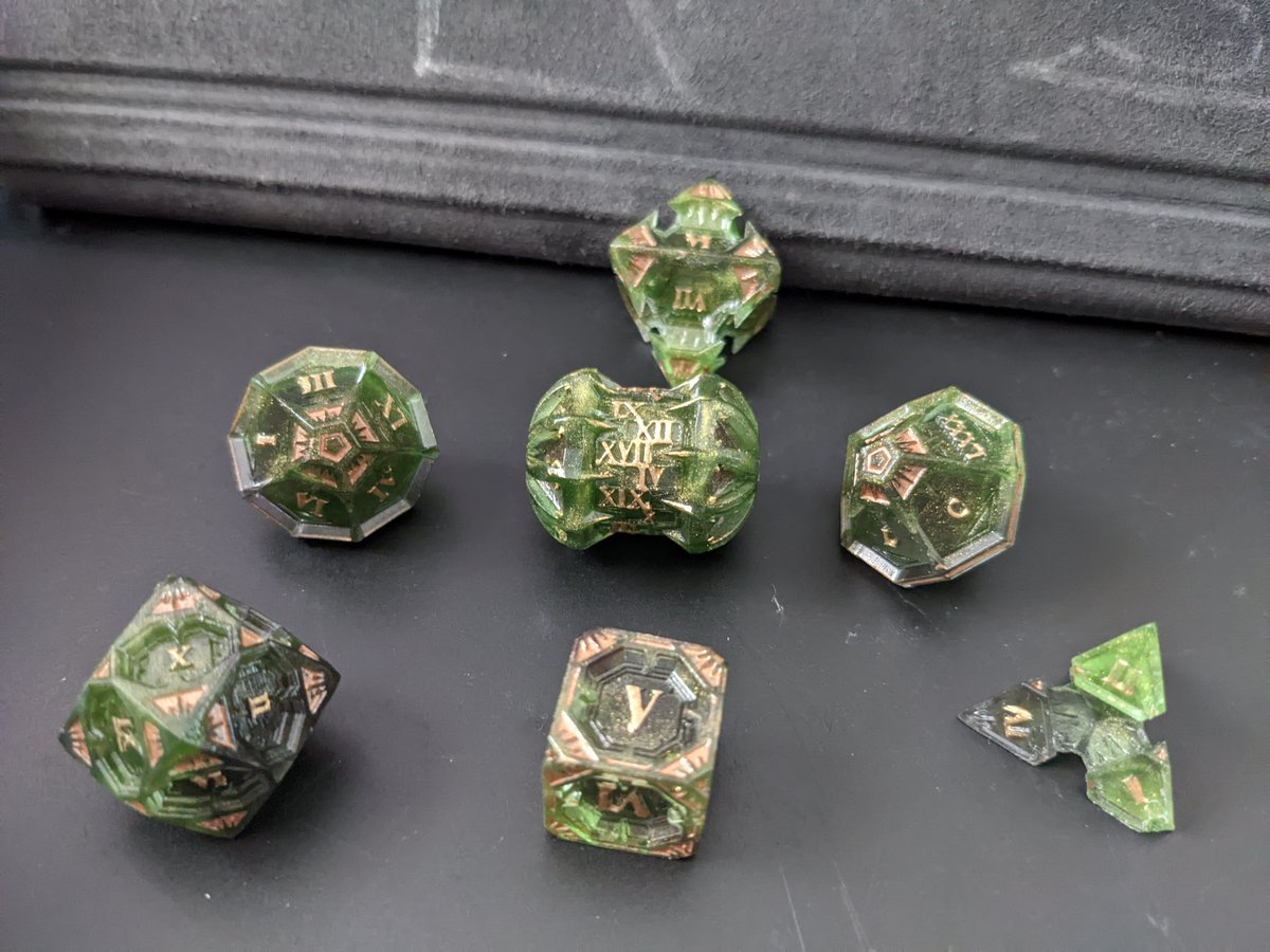 EclairDawnlight's tweet photo. Halo Dice are done and up on the KoFi Store right now (link bellow)

Sets for Master Chief, and Arbiter Live get this post to 50 likes or if either set sells in a week I'll put together somethin nice for the flood, &amp;/or redo the forunners

#Dice #DND #Halo #DawnlightDice https://t.co/O9JslhCiws