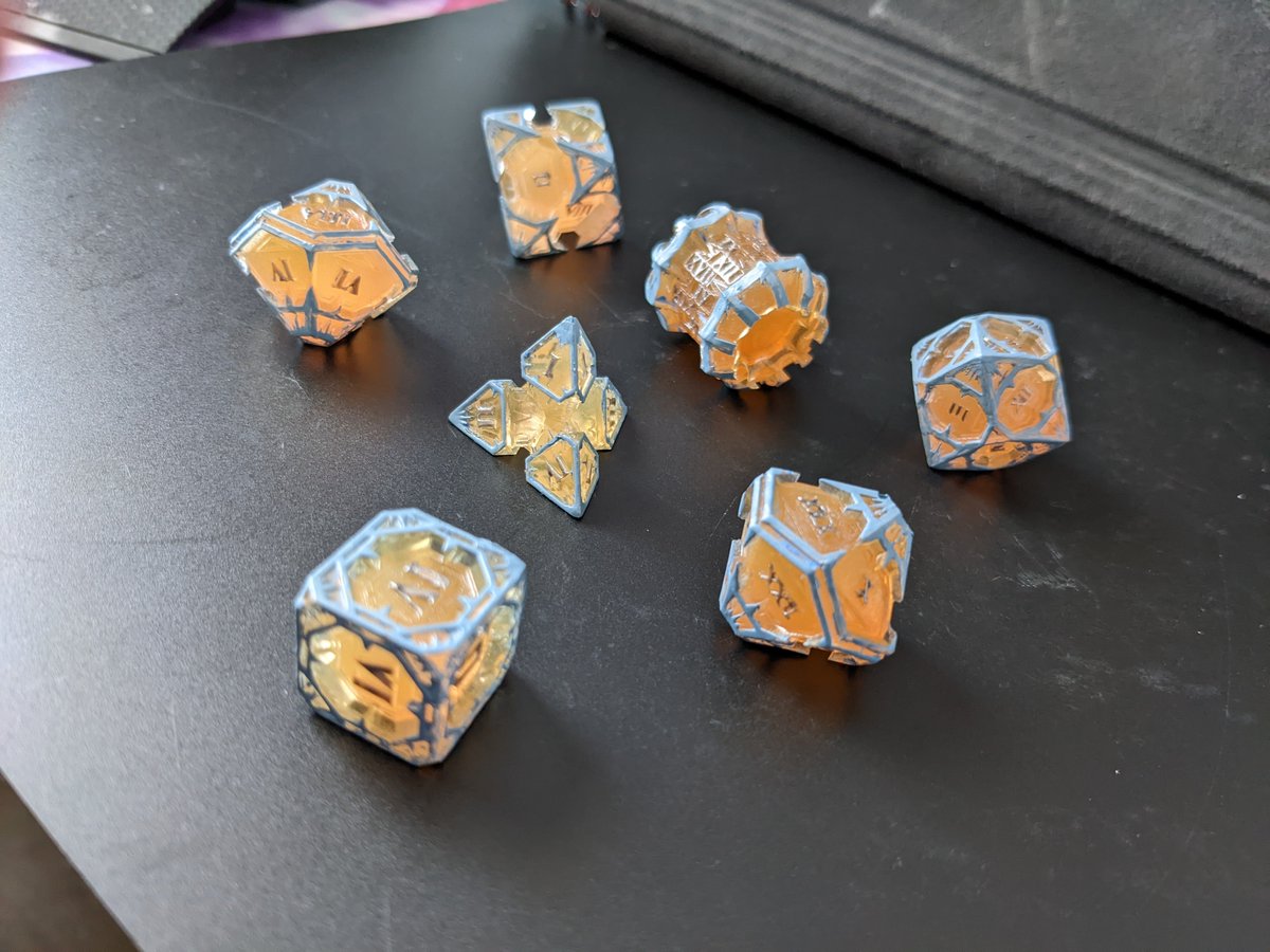 EclairDawnlight's tweet photo. Halo Dice are done and up on the KoFi Store right now (link bellow)

Sets for Master Chief, and Arbiter Live get this post to 50 likes or if either set sells in a week I'll put together somethin nice for the flood, &amp;/or redo the forunners

#Dice #DND #Halo #DawnlightDice https://t.co/O9JslhCiws