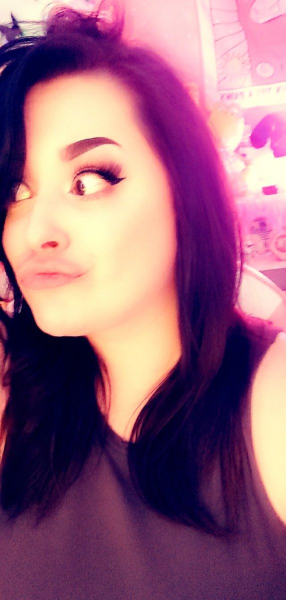 PickyNixie's tweet photo. Tf am I doing.... 

https://t.co/apiKd8xpcm

#twitch #twitchaffiliate #livenow #live #comehangout #follow #followme #teamb42 #SBS #panda #pandapoo #rainbow #custommerch #merch #art #design #gamer #loyalty #customdesign https://t.co/NH30tCIaMS