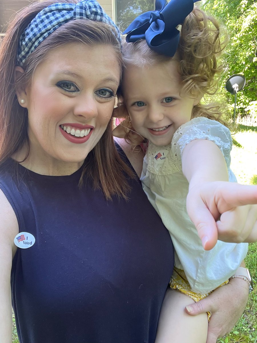 JenniFrank_'s tweet photo. Less then an hour until polls close. We voted, have YOU?! 🗳 #GoVoteKY https://t.co/SxYVMDyiyG