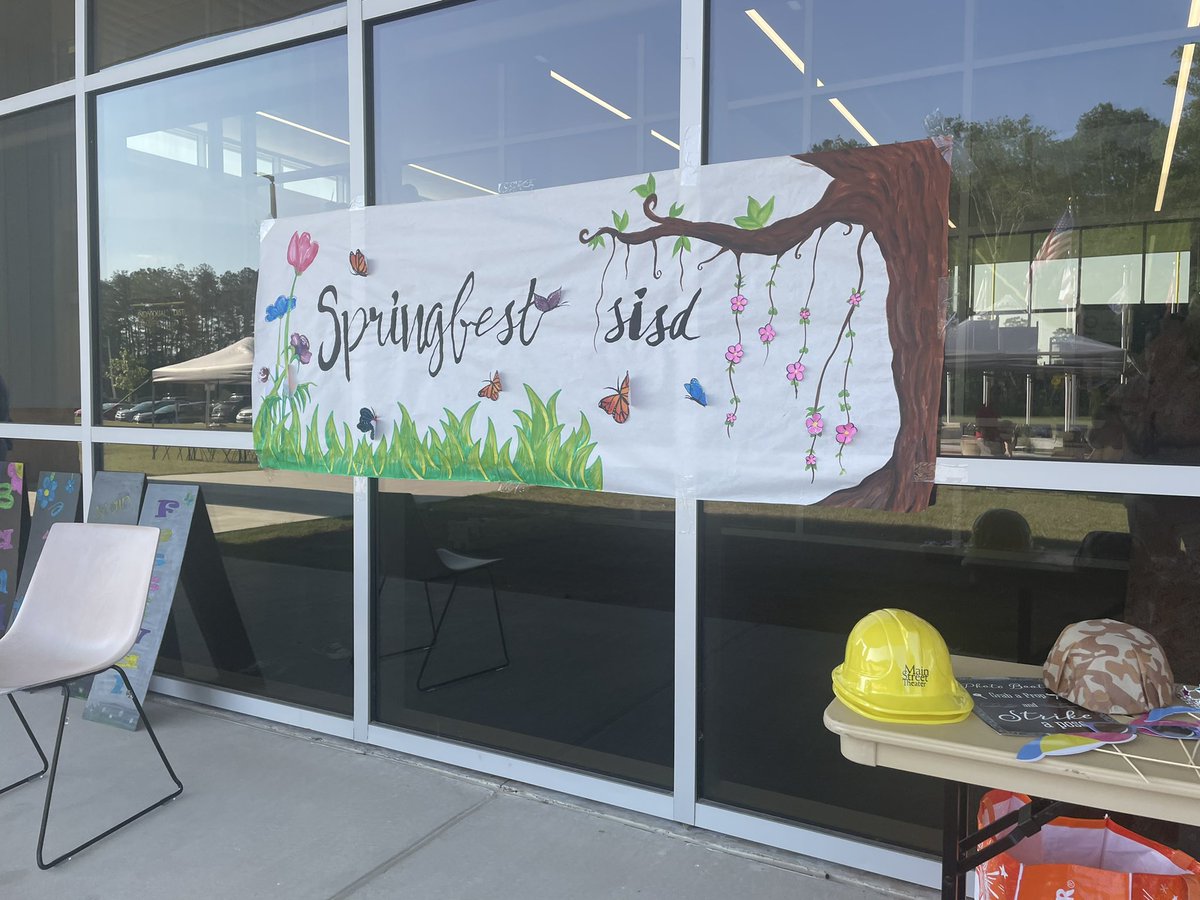 Springfest is about to go down! Join @SpringISDPVA at Planet Ford Stadium from 6 to 8 pm. Check out work from student artists from across the district!