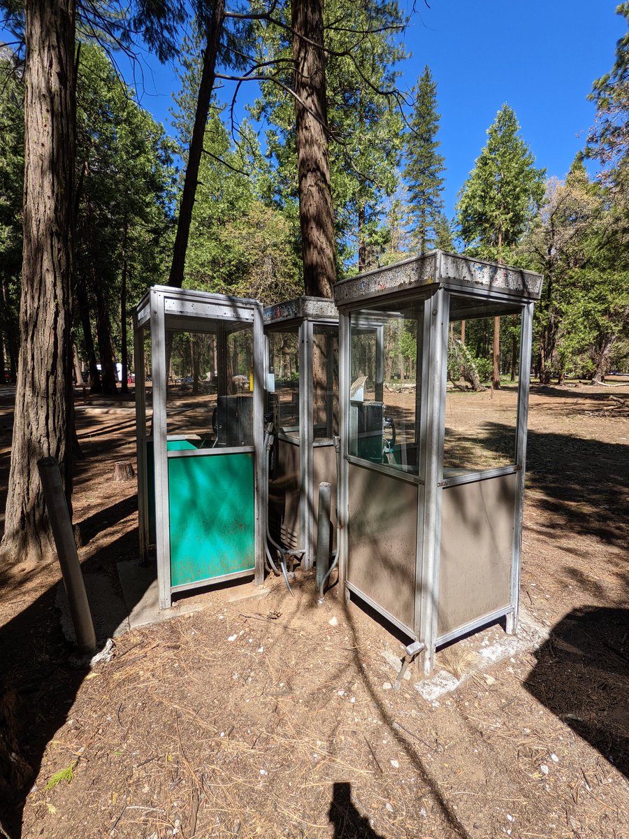 sturmovikdragon's tweet photo. #PacBell phone booths @YosemiteNPS. Two of these appeared to work!
@evandoorbell @PhoneTrips @museumofcomm https://t.co/1Dsbn38lCI