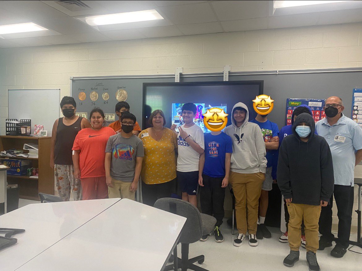 MsGriffin18's tweet photo. We had so much fun at our career day today!! The kids prepared great questions for our volunteers! #careerday #careers #teachertwitter @SterlingMiddle1 @ahluwalia_seema https://t.co/qgcL4tlqTm