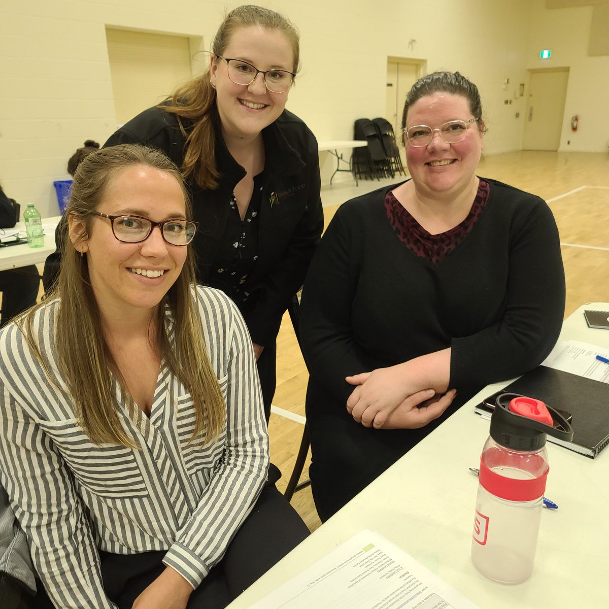Sharon_Grose's tweet photo. Welcoming new members attending #ecfwa agm.
#Farmwriters
#cfwf
#ifaj https://t.co/U31n48r6JU