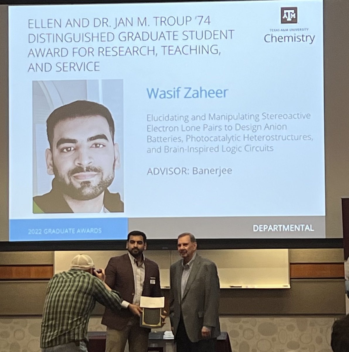 SarbajitBanerj1's tweet photo. Congratulations to ⁦@whats_up_rose⁩ ⁦@anitafnu⁩ ⁦@WasZahP⁩ for winning ⁦@TAMUChemistry⁩ awards for teaching and research - Wasif and Anita also won Dow ⁦@DowNewsroom⁩ poster awards https://t.co/3IW6aYeqvS