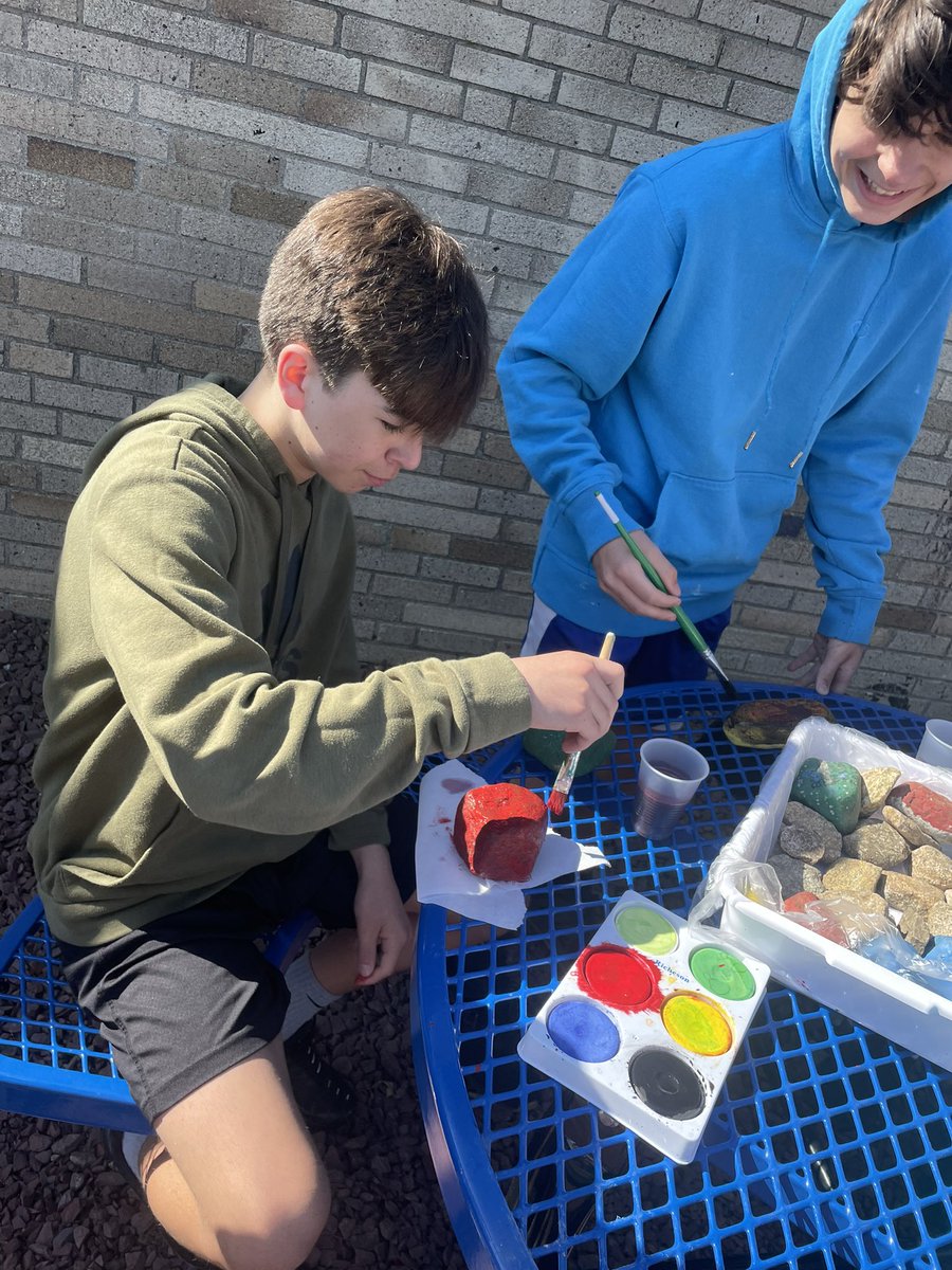 mrs_vindigni's tweet photo. Got outside today to paint beautiful rocks for our school! 🎨#ParamusStrong https://t.co/EYWBPys3rv