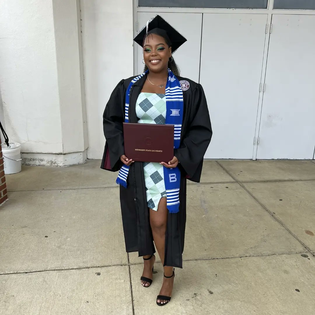 KJs_Designs's tweet photo. College Grad, You Say ? 🎓✨ https://t.co/iifBtc9oNE