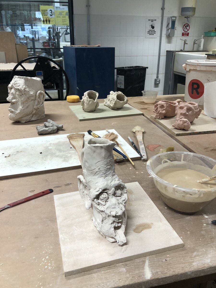 ealdevismes's tweet photo. Glazing today, fingers crossed for this lot #cermaics #pottery #glazing #fineart #portrait #clay https://t.co/Ts1VVXJ1ri