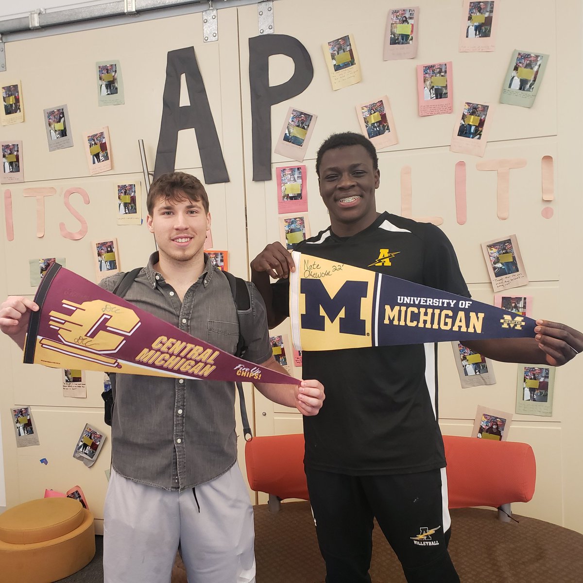 vjasully's tweet photo. #APItsLit 2022 #PennantSigning. I am very lucky to be around these people two periods a day...Thank you to Xander, Adam, Kevin, and Dylan for coming back...Thanks to my seniors for spending a little more of your last Tuesday of high school with us. https://t.co/dM9ChD1cWY