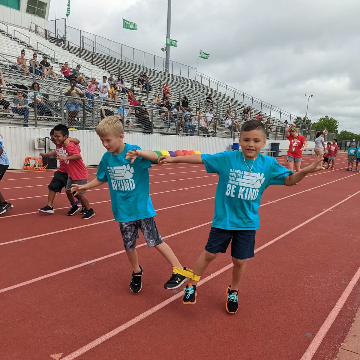 aprimarygirl's tweet photo. "I felt like a champion!" 
-The best quote of the day.  💚
The kids LOVED field day today!  
Thank you @bridget8403 and Coach T for all your hard work.  You absolutely made their day!  
@KrauseElem @BrenhamISD https://t.co/pcWCPeA4g9