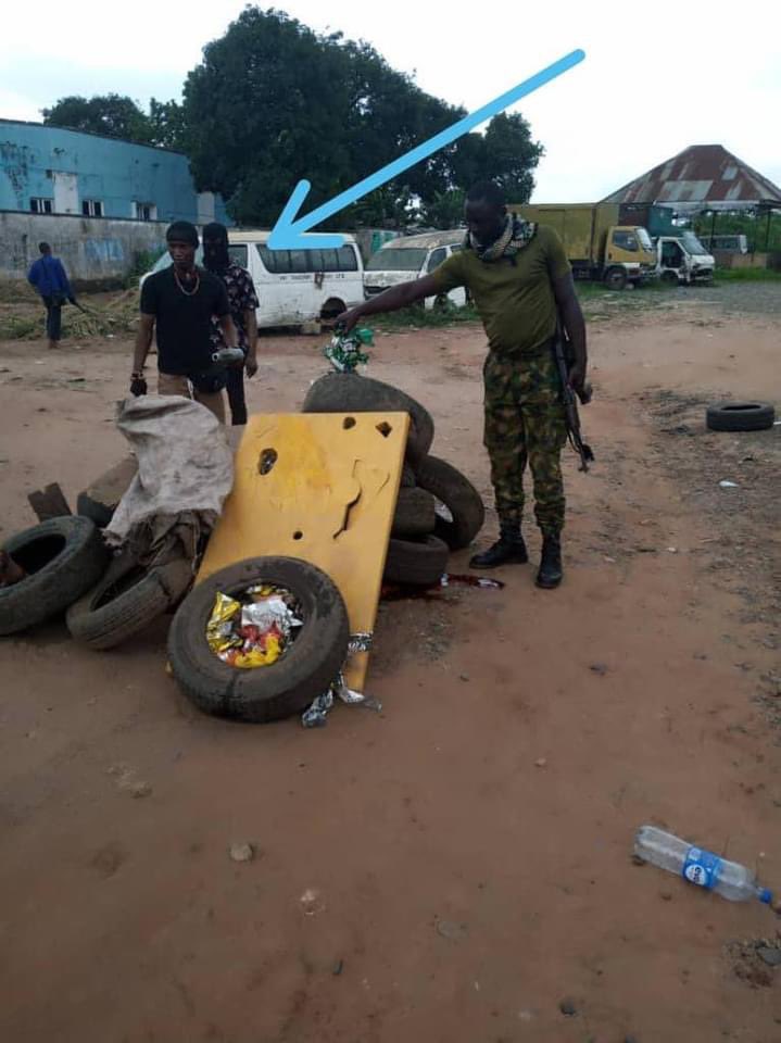 simon_ekpa's tweet photo. Here is the evidence of unknown gun men in the South East we call on international community to see the genocide against our people. This is @HQNigerianArmy and unknown gun men killing innocent people and blaming Biafra agitators @UN https://t.co/zL2enQbqrJ